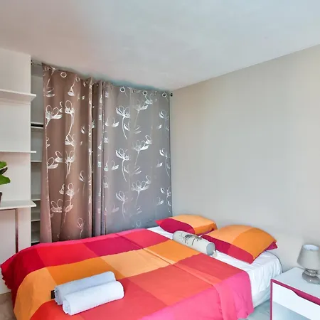 Chic And Spacious Beautiful Terrace Courcouronnes