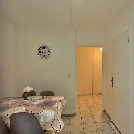 Chic And Spacious Beautiful Terrace Appartement Courcouronnes